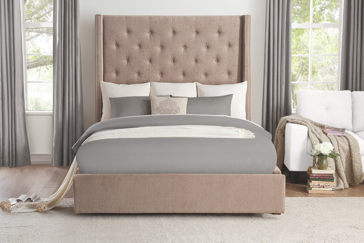 Fairborn Brown Tufted Queen Platform Bed with Storage Footboard | 5877