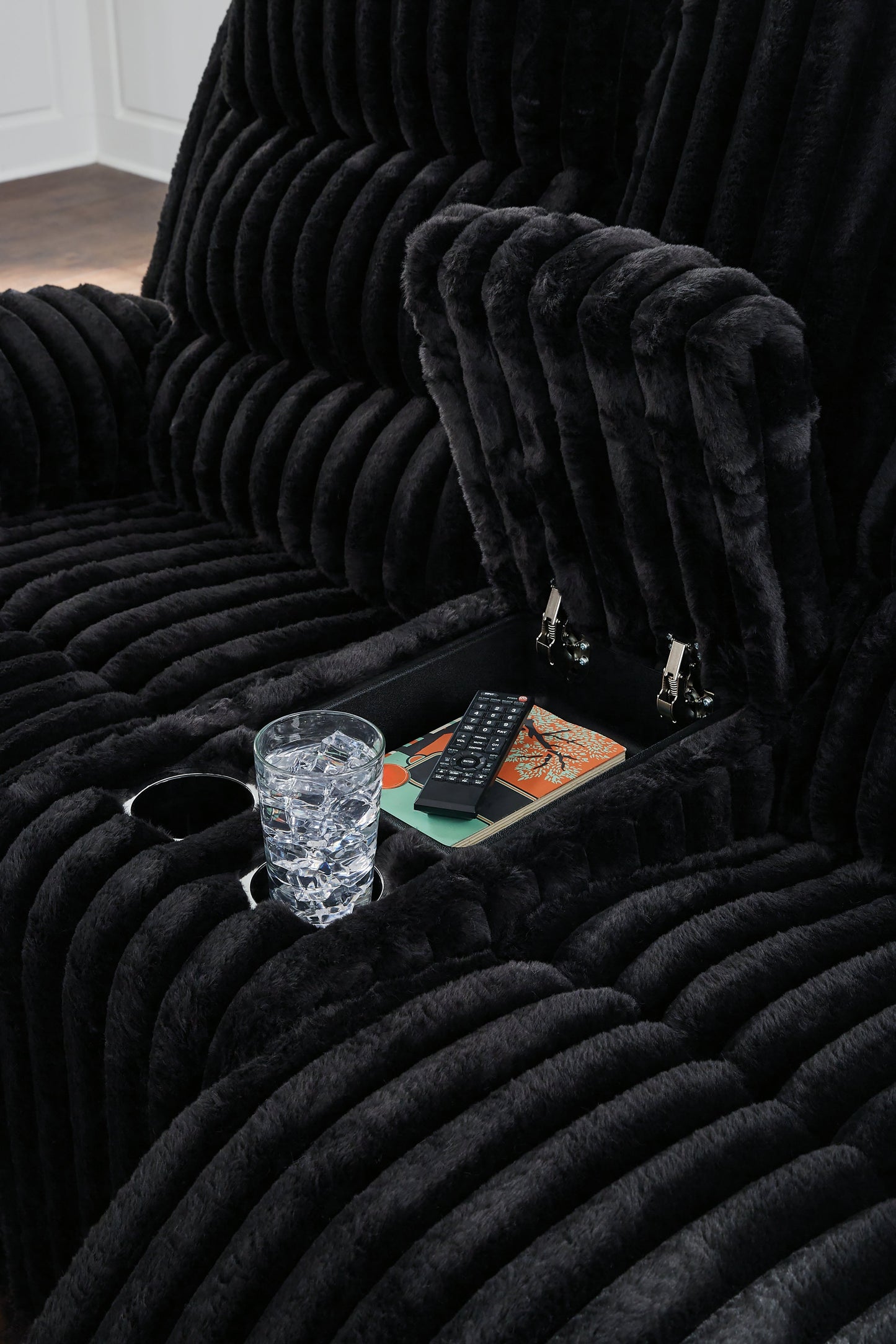 Rhine Falls Onyx POWER Sofa and Loveseat 42805