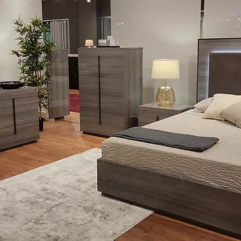 Blade II Collection Italian Bedroom Set