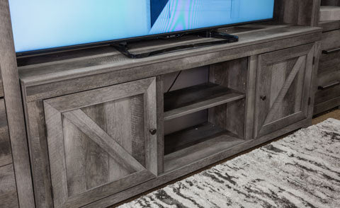 Wynnlow 72" TV Stand W440-168