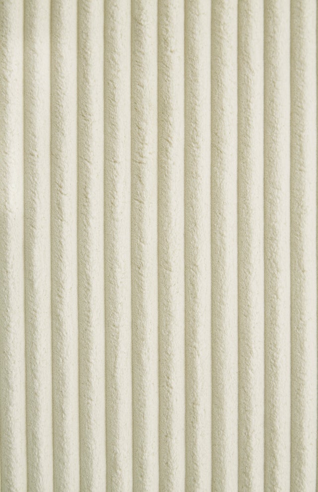 Lindyn Ivory 2pc RAF Sectional 21104