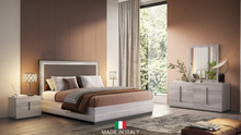 Load image into Gallery viewer, Blade II Collection Italian Bedroom Set