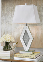 Load image into Gallery viewer, Prunella Silver Finish Table Lamp L429034