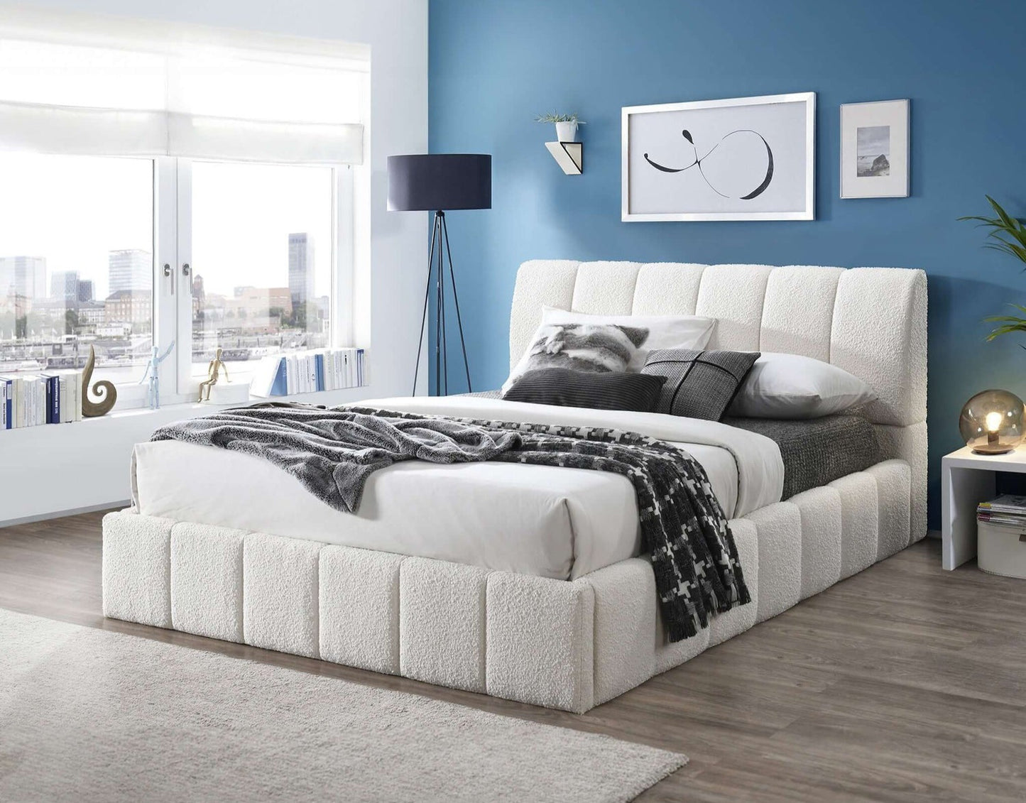 Hilar Mid-Century Modern White Boucle Queen Platform Bed