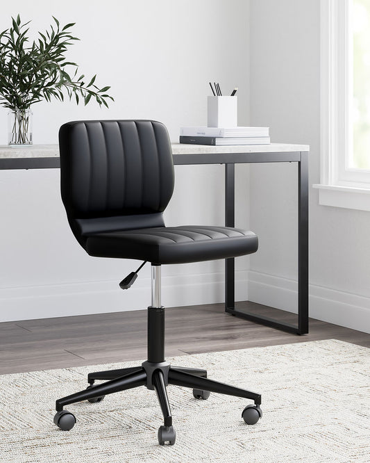 Black Chair H190