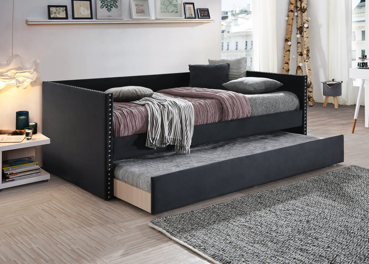 Sadie Black Daybed without Mattress | 5321