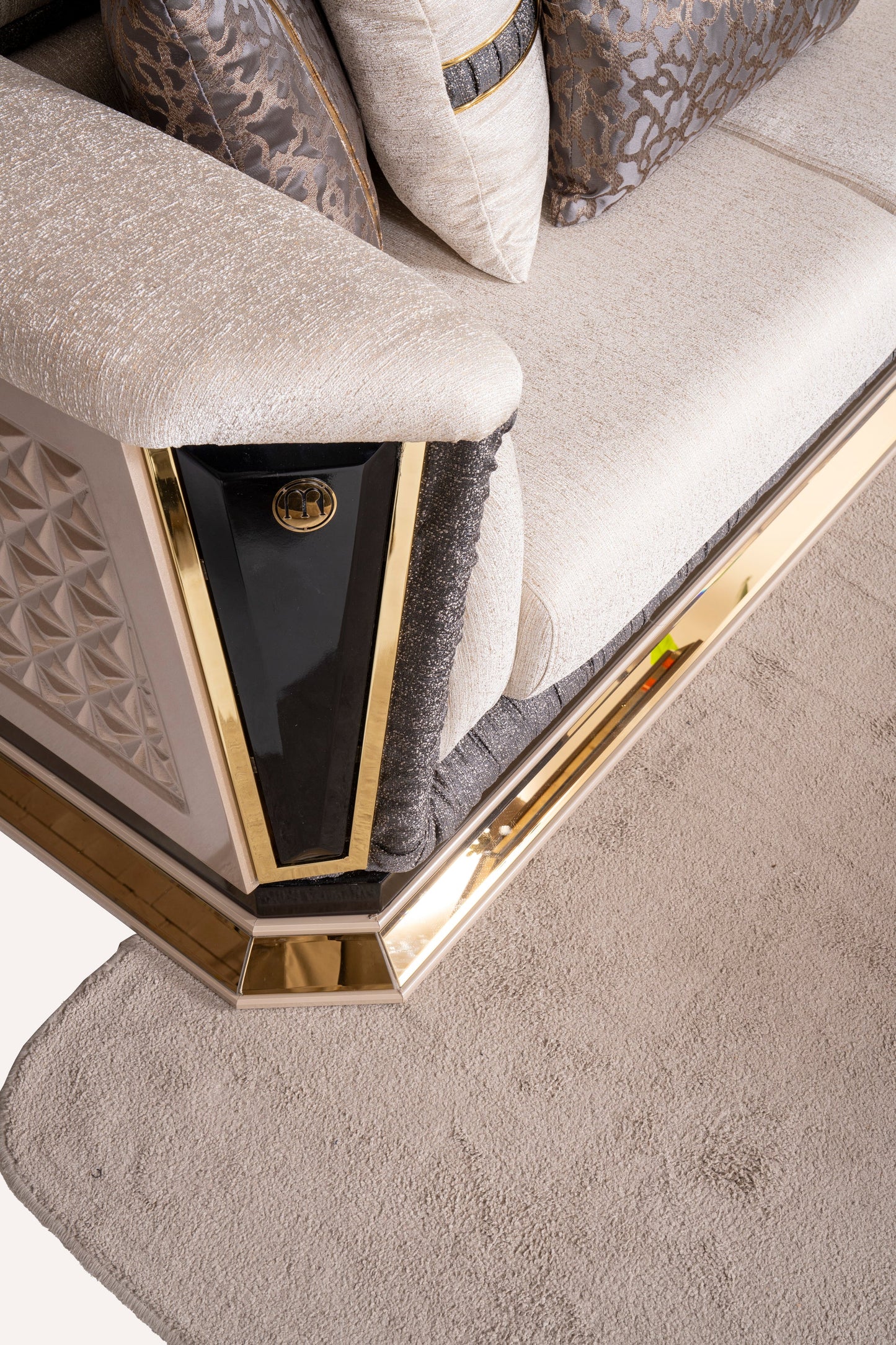 Diamond Collection Living Room Set