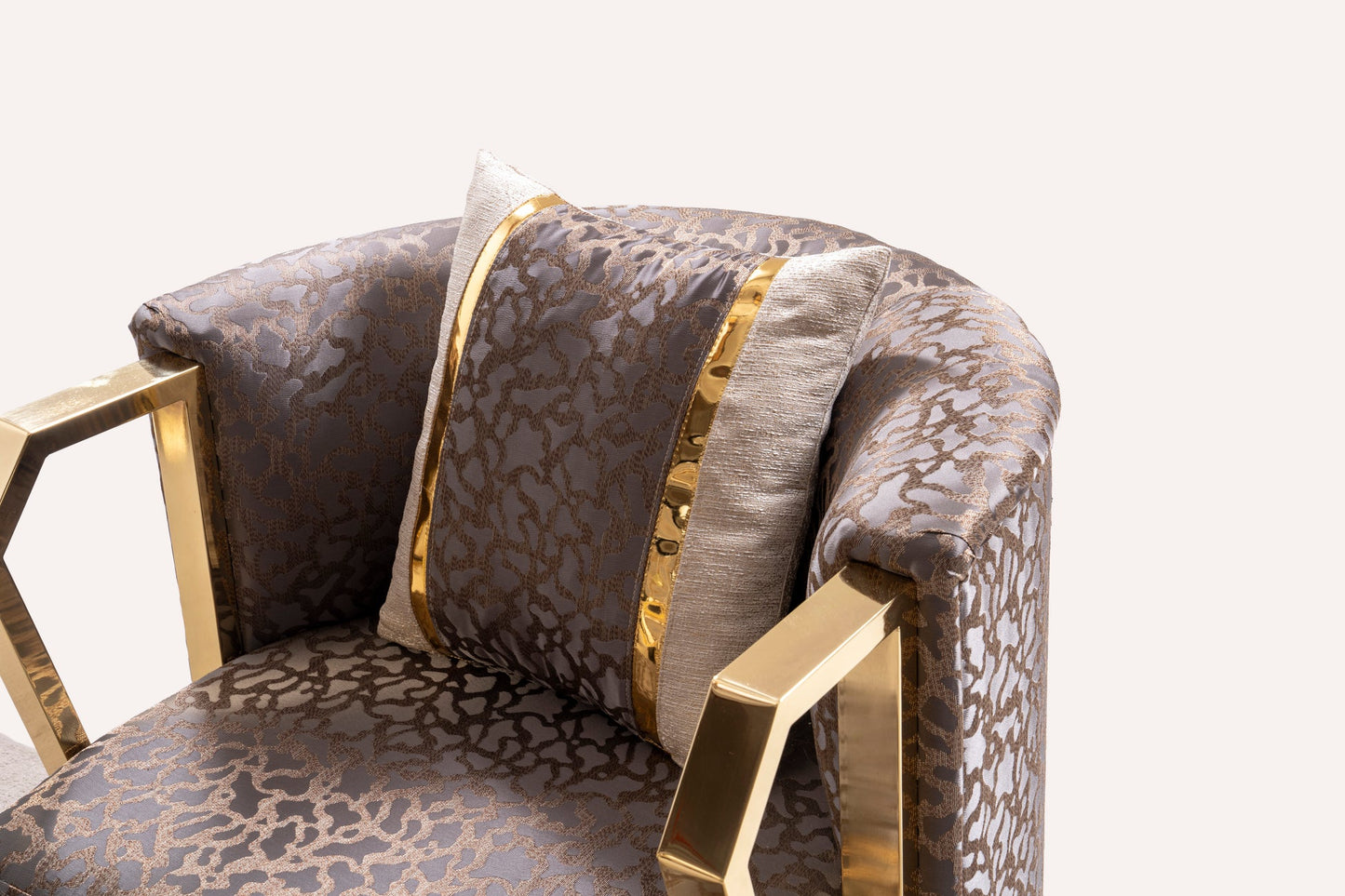 Diamond Collection Living Room Set