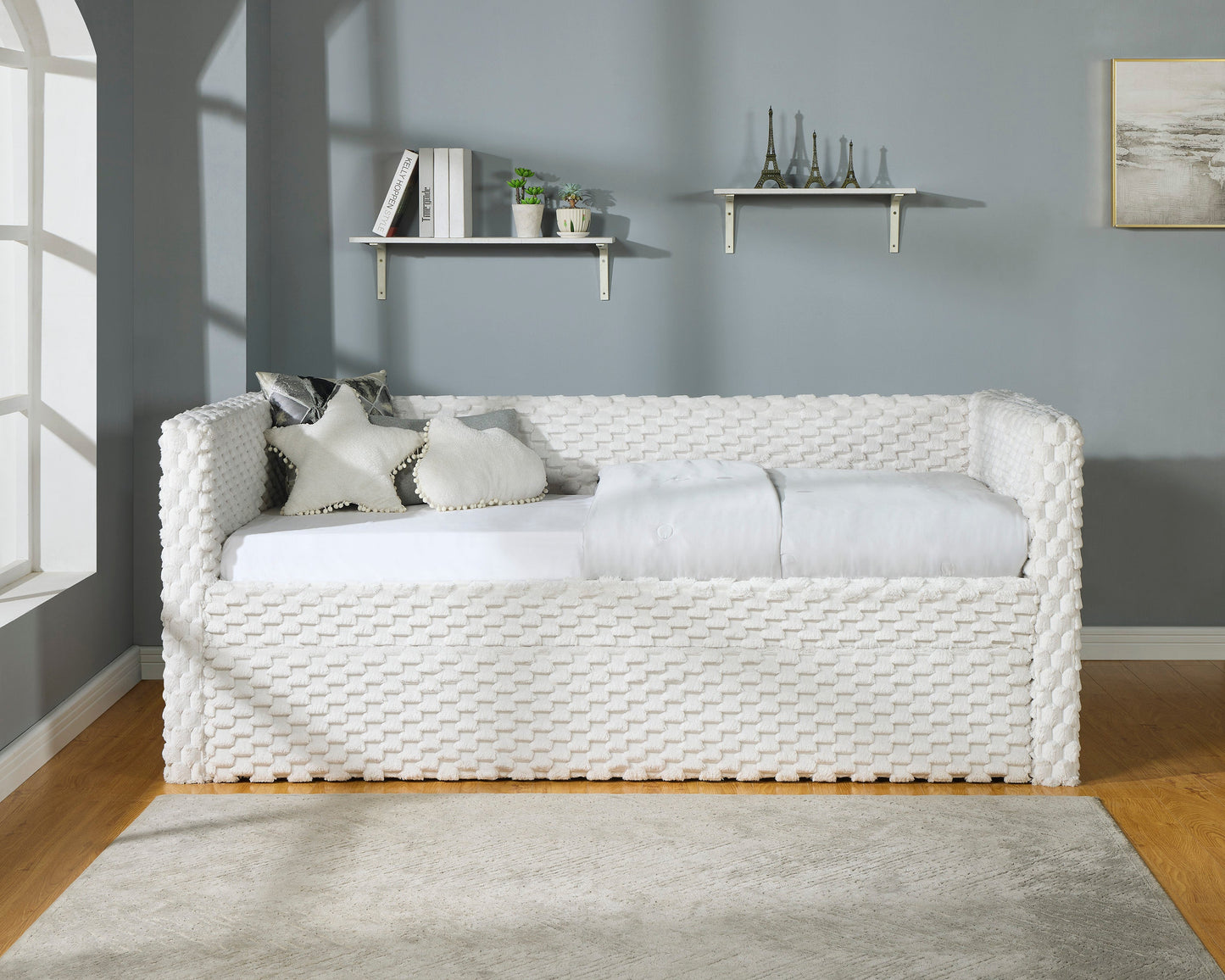 Molly White Dove Daybed 5336