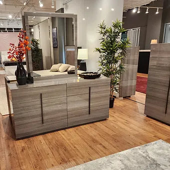 Blade II Collection Italian Bedroom Set