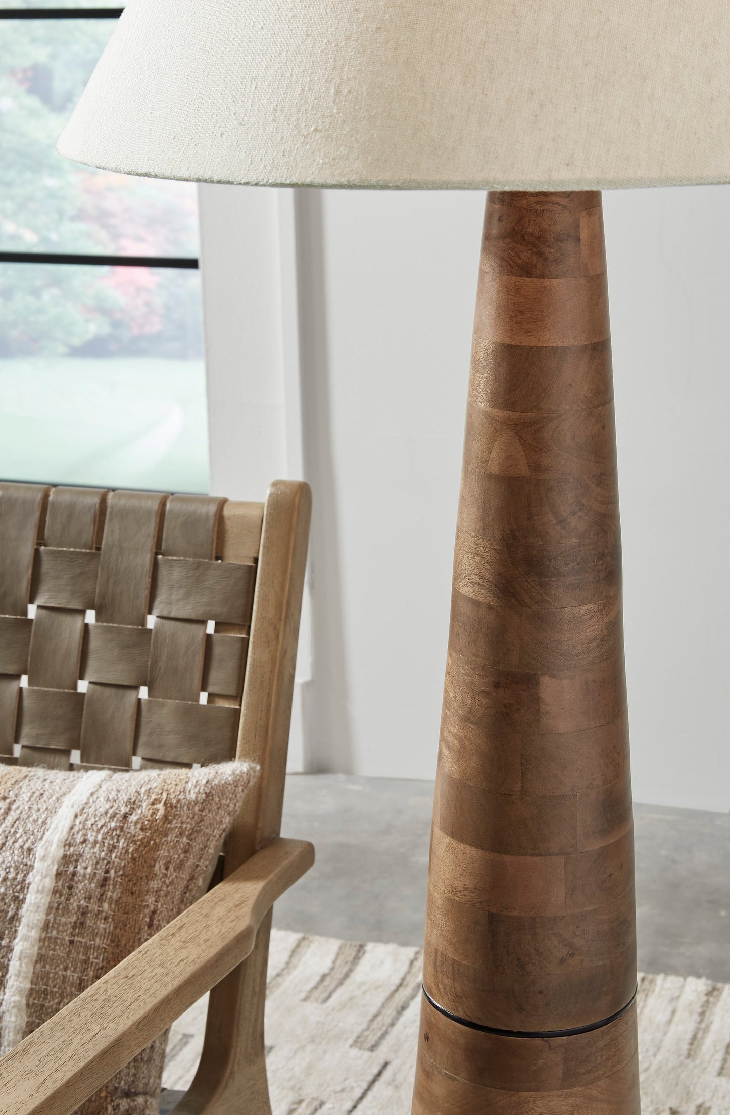 Danset Brown Floor Lamp L329101