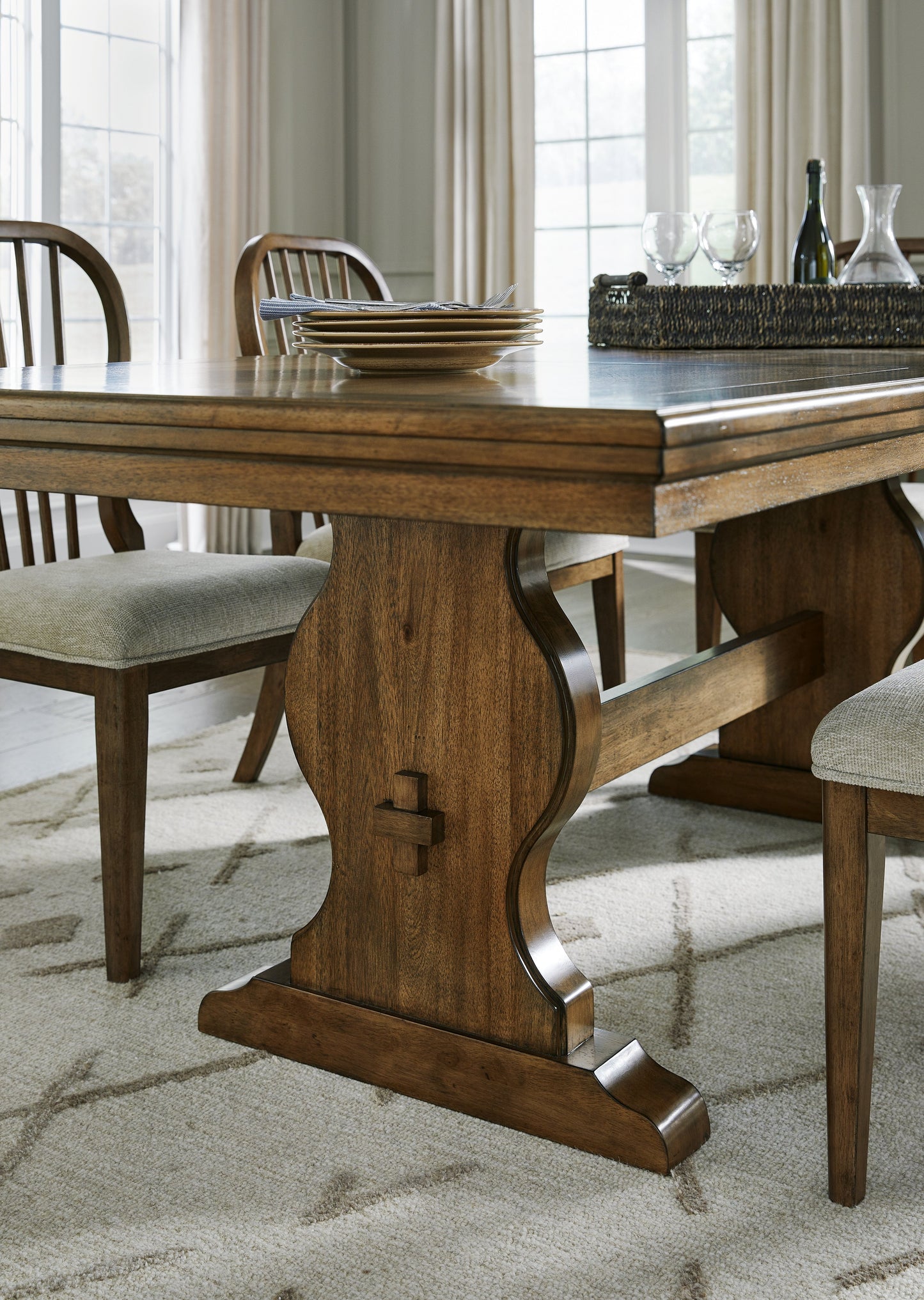 Sturlayne Dining Table and 6 Chairs in Brown D787