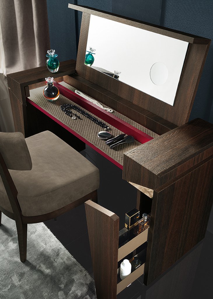 Accademia Italian Luxury Bedroom Set
