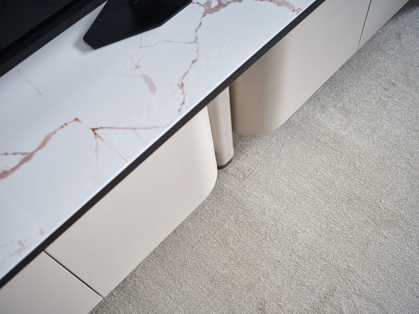Voyance Tv Stand