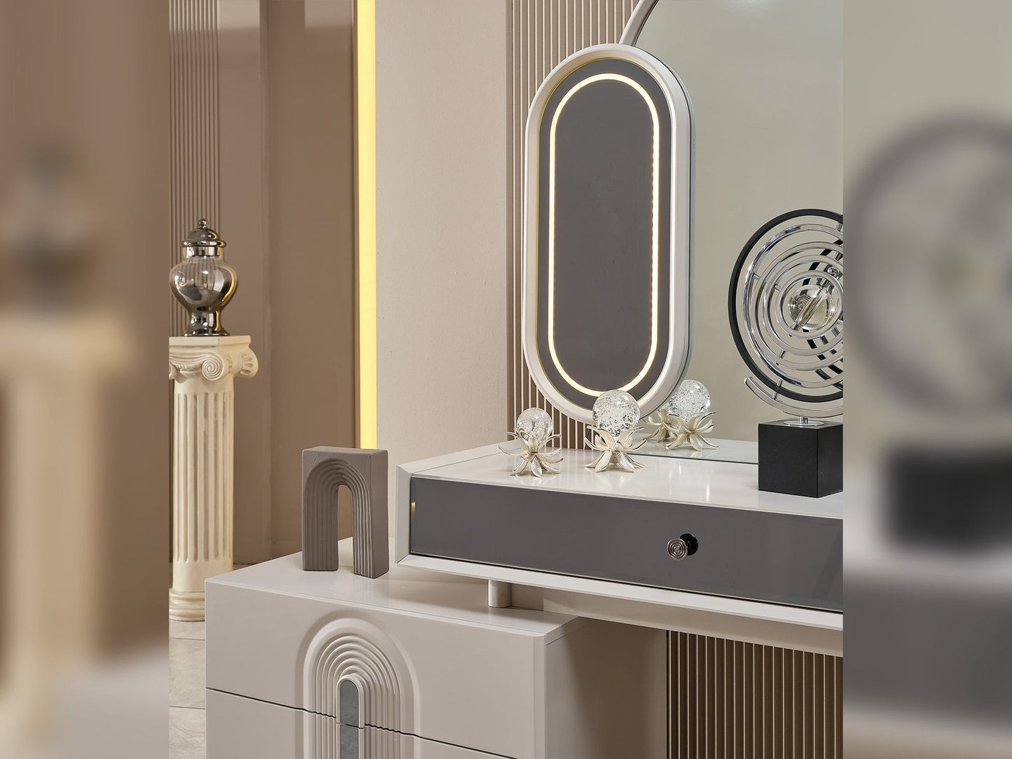 Parma Luxury Bedroom Set(Bed & Dresser With Mirror & 2 Nightstand)
