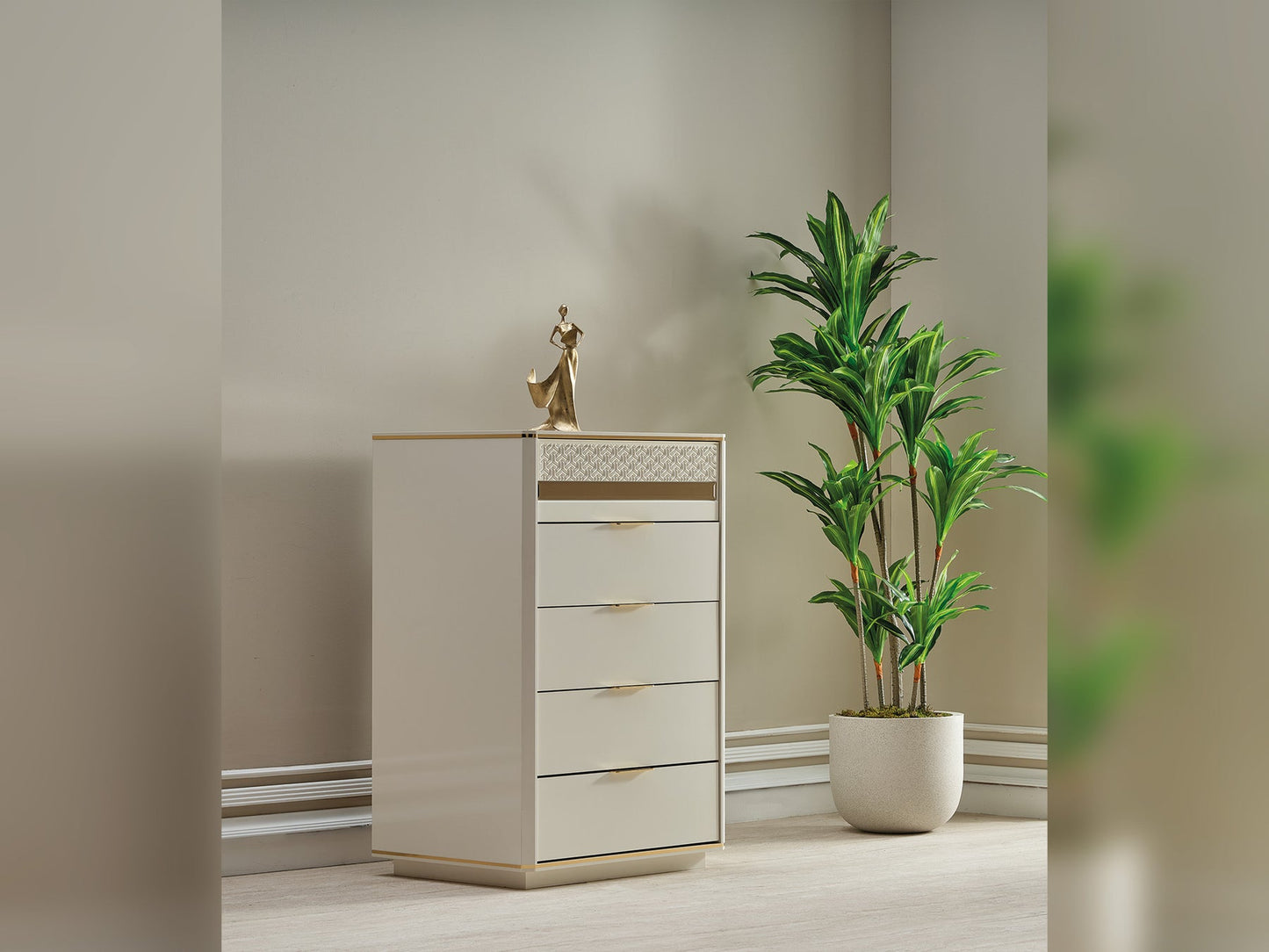 Zen Luxury Bedroom Set (Bed& Dresser With Mirror & 2 Nightstand)