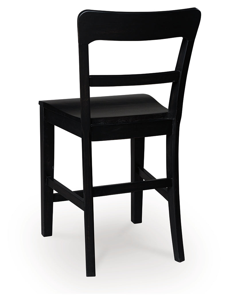 Greddinton Brown Counter Height Dining Table and 4 Barstools PCD824