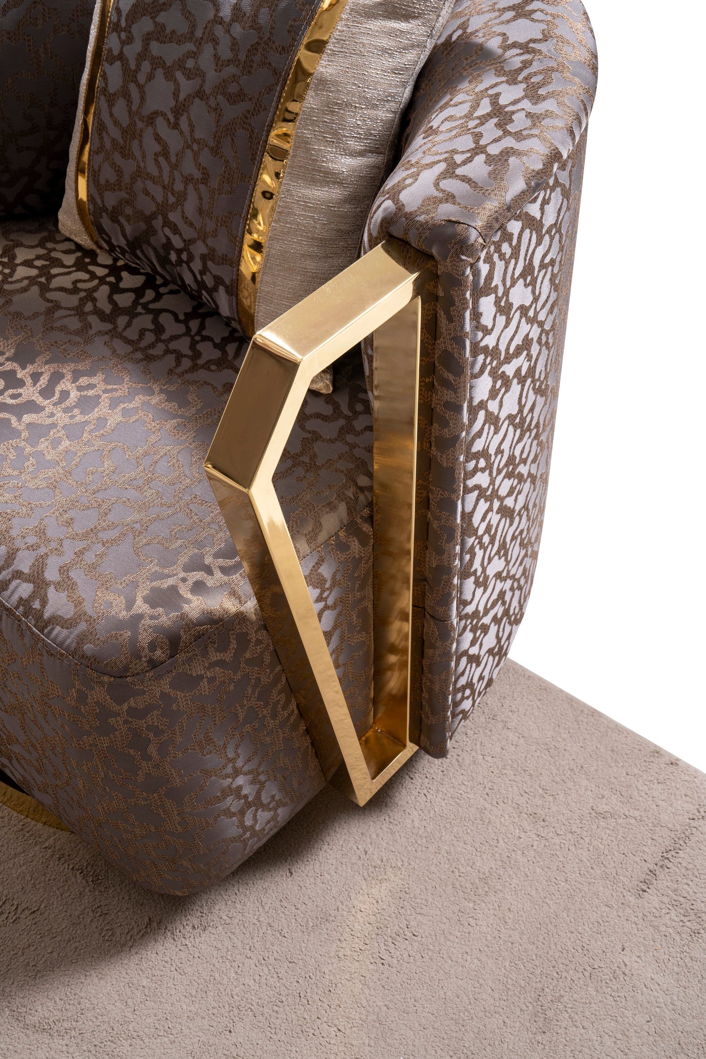 Diamond Collection Living Room Set