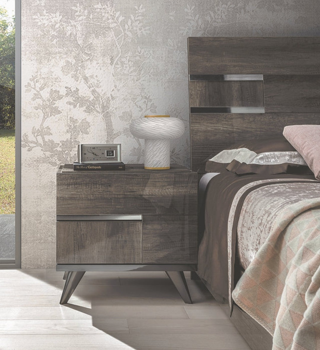 Medea II Collection Italian Bedroom Set