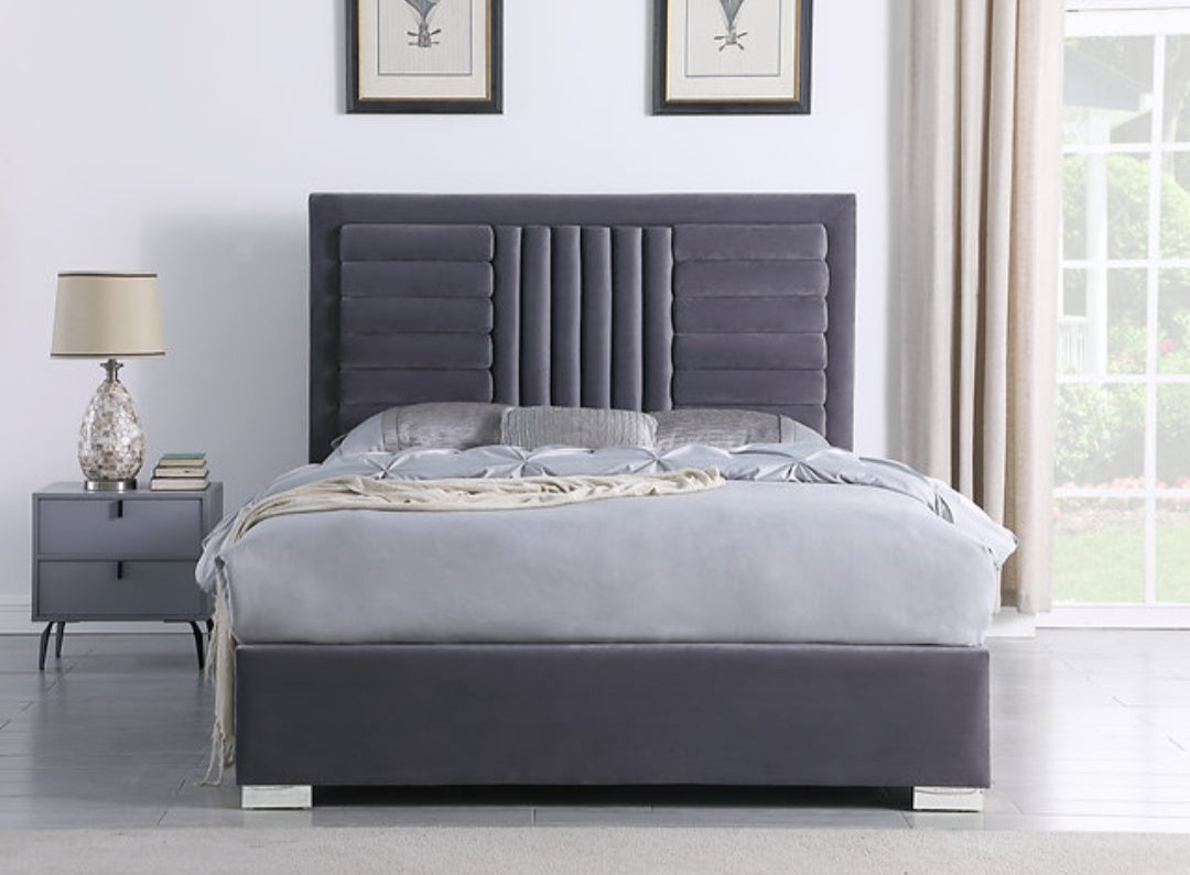 Anita Grey Queen Platform Bed B820