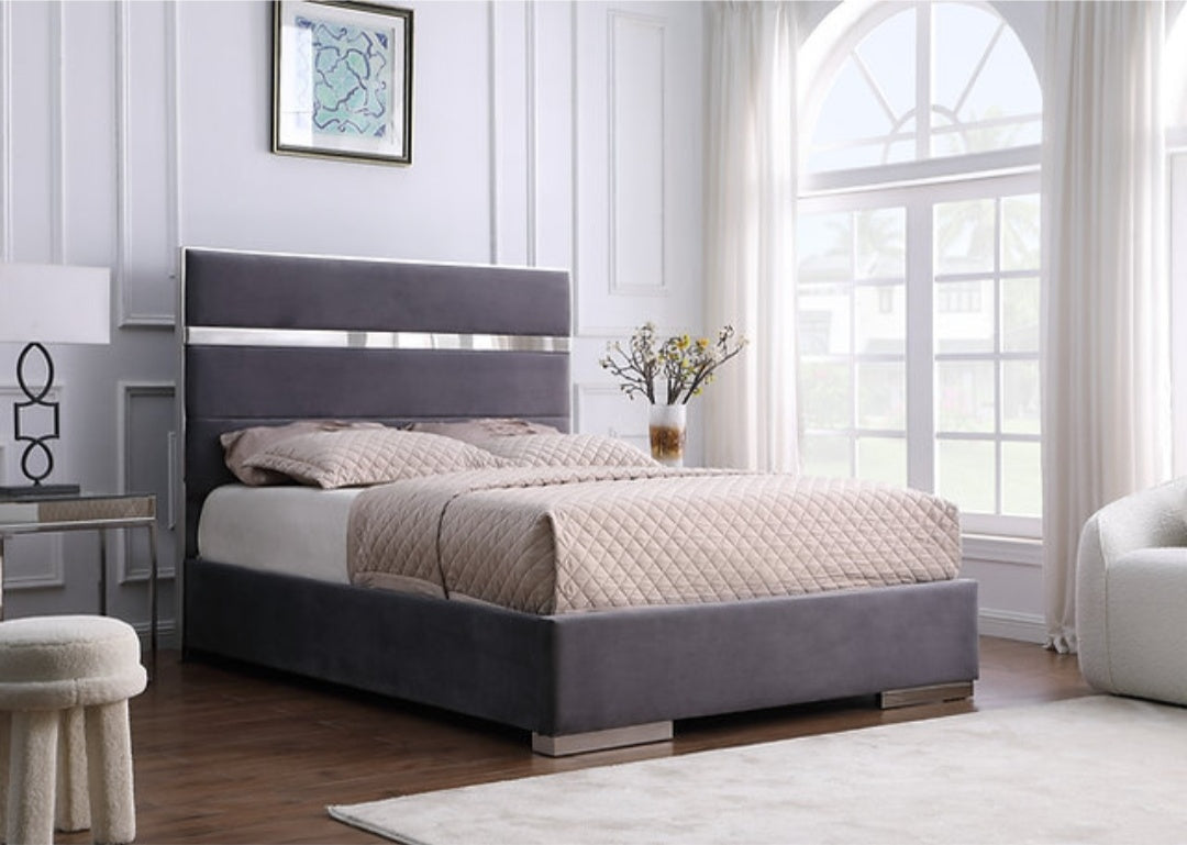 Cartier Grey King Platform Bed B810