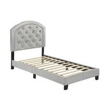 Load image into Gallery viewer, GABY FULL PLATFORM BED SILVER 5269